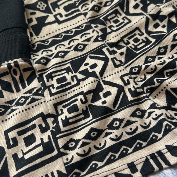 Tribal Print Mini Shorts - Picture 4 of 6
